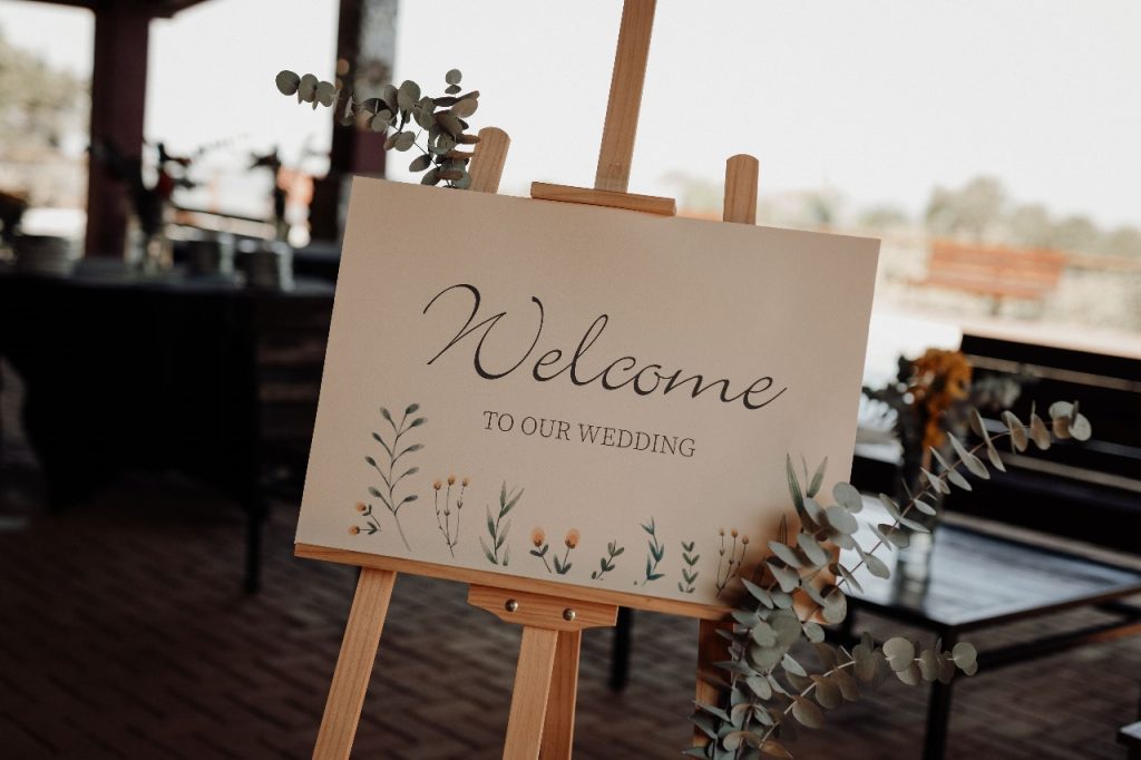 The Mosaic wedding venue with the Wolkberg mountains behind it